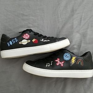 Skecher Los Angeles Embroidered Low Top Sneakers